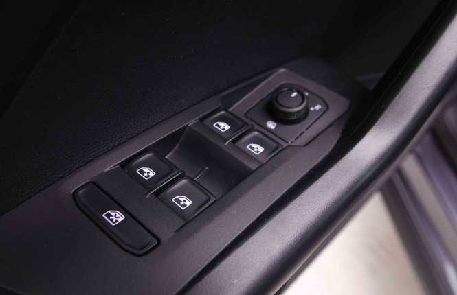 VOLKSWAGEN_VOLKSWAGEN_T_CROSS_2549405_18.jpg