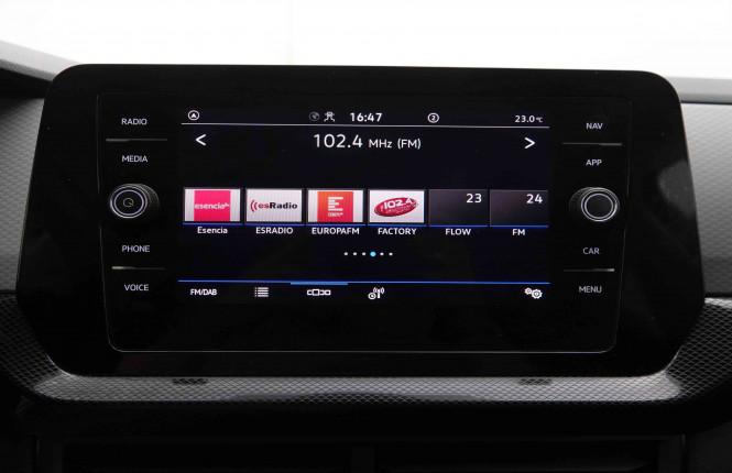 VOLKSWAGEN_VOLKSWAGEN_T_CROSS_2549664_10.jpg