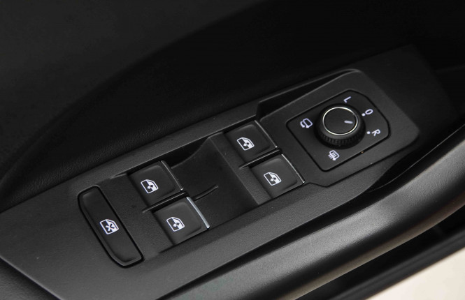 VOLKSWAGEN_VOLKSWAGEN_T_CROSS_2653243_73.jpg VOLKSWAGEN_VOLKSWAGEN_T_CROSS_2653243_73.jpg