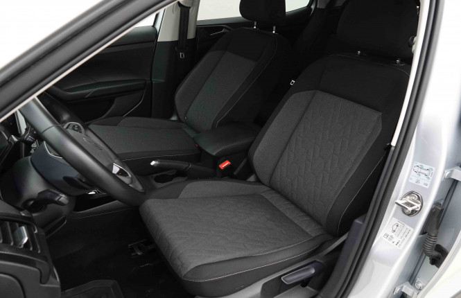 VOLKSWAGEN_VOLKSWAGEN_T_CROSS_2653622_6.jpg