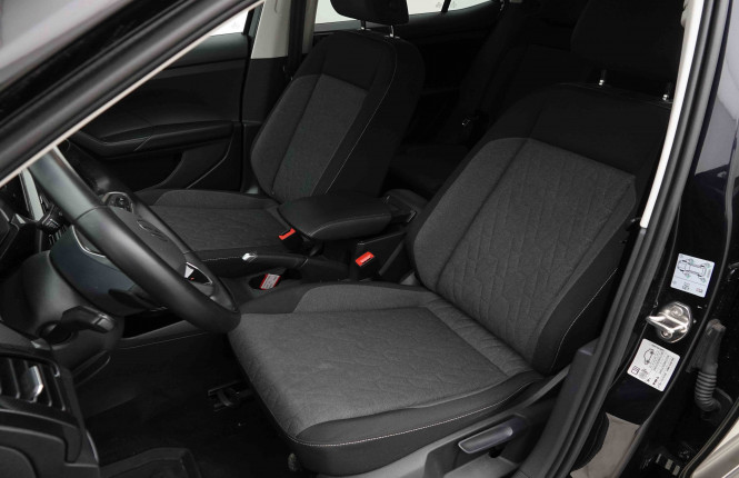 VOLKSWAGEN_VOLKSWAGEN_T_CROSS_2653628_6.jpg