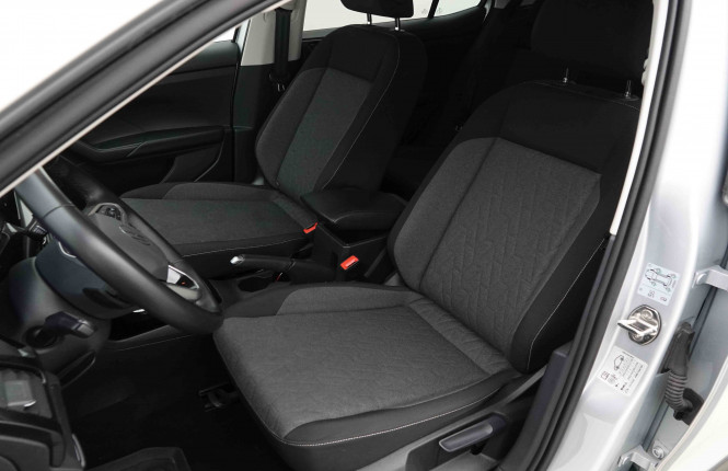 VOLKSWAGEN_VOLKSWAGEN_T_CROSS_2653629_6.jpg