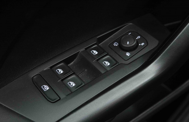 VOLKSWAGEN_VOLKSWAGEN_T_CROSS_2653635_19.jpg
