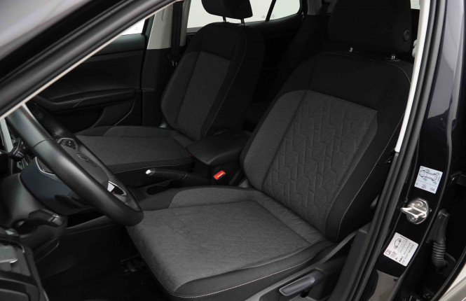 VOLKSWAGEN_VOLKSWAGEN_T_CROSS_2653635_6.jpg
