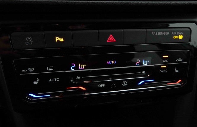 VOLKSWAGEN_VOLKSWAGEN_T_CROSS_2653687_12.jpg