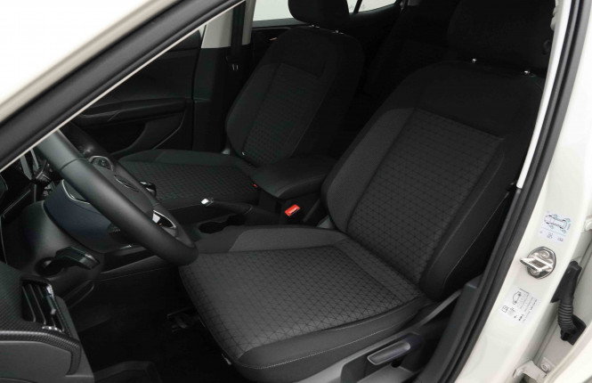 VOLKSWAGEN_VOLKSWAGEN_T_CROSS_2653687_6.jpg