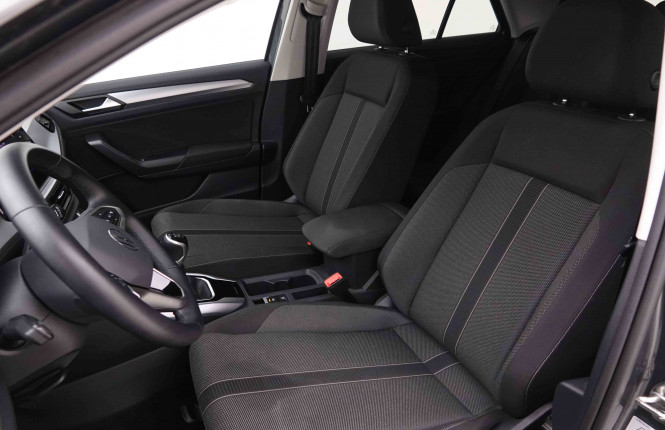 VOLKSWAGEN_VOLKSWAGEN_T_ROC_2547871_6.jpg