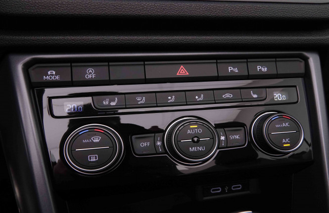 VOLKSWAGEN_VOLKSWAGEN_T_ROC_2548259_18.jpg