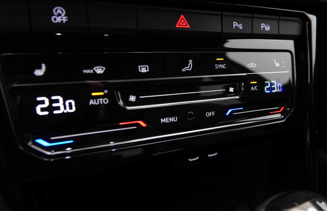 VOLKSWAGEN_VOLKSWAGEN_T_ROC_2551453_13.jpg VOLKSWAGEN_VOLKSWAGEN_T_ROC_2551453_13.jpg