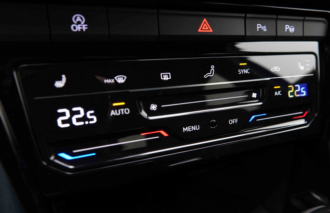 VOLKSWAGEN_VOLKSWAGEN_T_ROC_2551454_14.jpg VOLKSWAGEN_VOLKSWAGEN_T_ROC_2551454_14.jpg