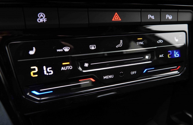 VOLKSWAGEN_VOLKSWAGEN_T_ROC_2551466_14.jpg VOLKSWAGEN_VOLKSWAGEN_T_ROC_2551466_14.jpg