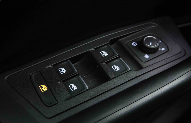 VOLKSWAGEN_VOLKSWAGEN_T_ROC_2653070_18.jpg VOLKSWAGEN_VOLKSWAGEN_T_ROC_2653070_18.jpg