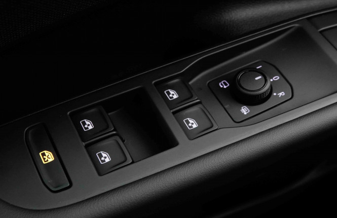 VOLKSWAGEN_VOLKSWAGEN_T_ROC_2653394_19.jpg VOLKSWAGEN_VOLKSWAGEN_T_ROC_2653394_19.jpg