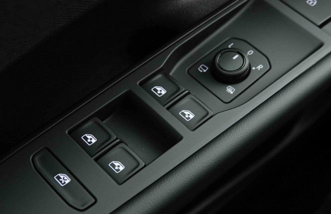 VOLKSWAGEN_VOLKSWAGEN_T_ROC_2653440_20.jpg