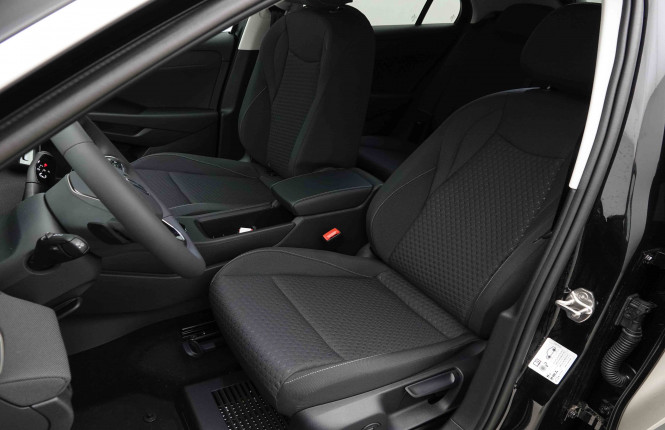 VOLKSWAGEN_VOLKSWAGEN_T_ROC_2653440_6.jpg