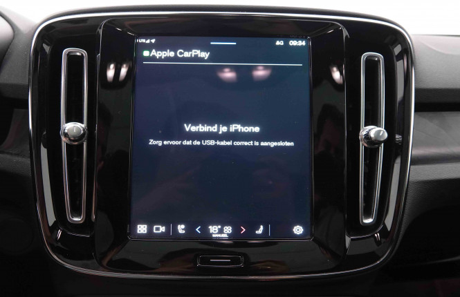 VOLVO_VOLVO_C40_2549591_15.jpg