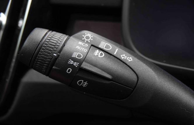 VOLVO_VOLVO_C40_2549591_19.jpg