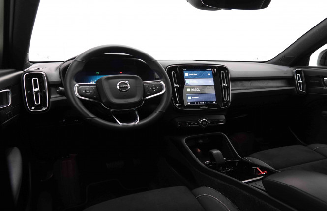 VOLVO_VOLVO_C40_2549591_8.jpg