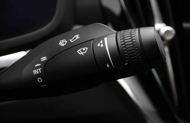 VOLVO_VOLVO_S60_2549605_18.jpg