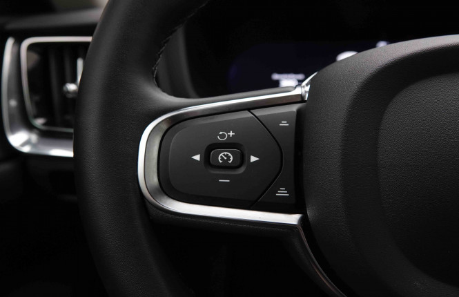 VOLVO_VOLVO_S60_2549605_19.jpg