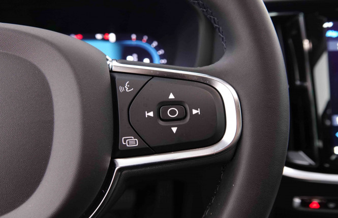 VOLVO_VOLVO_V60_2548577_45.jpg