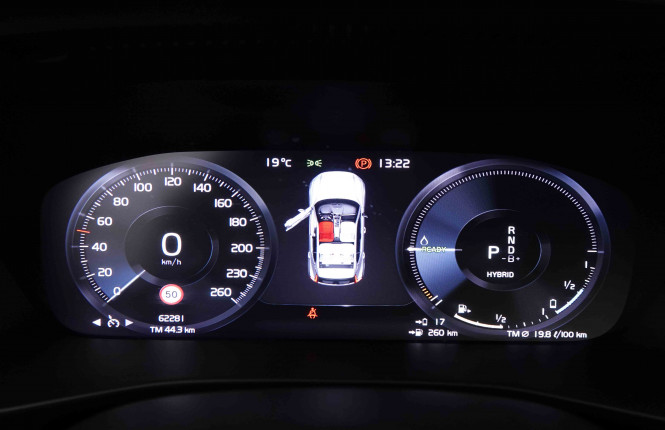 VOLVO_VOLVO_XC40_2548187_15.jpg