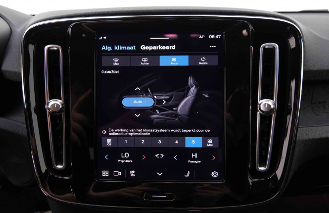 VOLVO_VOLVO_XC40_2548691_12.jpg