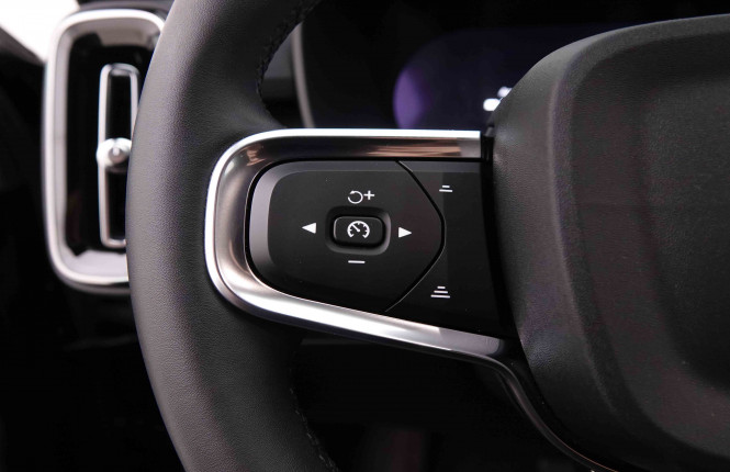 VOLVO_VOLVO_XC40_2548691_18.jpg