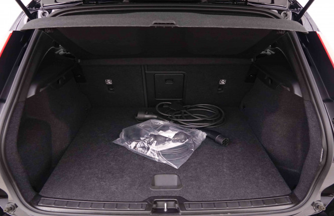 VOLVO_VOLVO_XC40_2548691_5.jpg