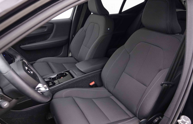 VOLVO_VOLVO_XC40_2548691_6.jpg