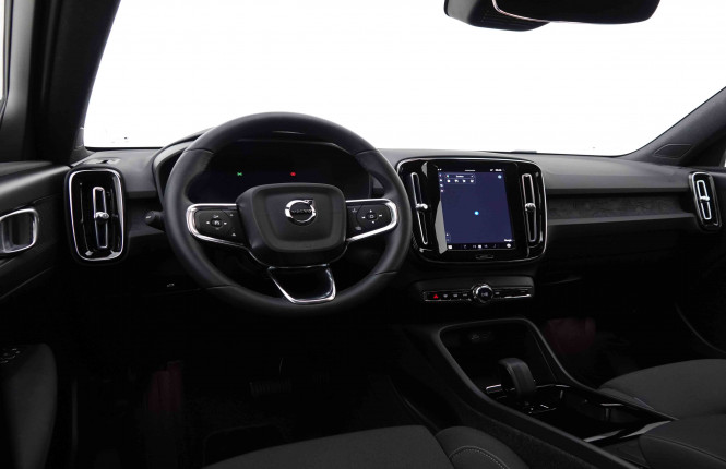 VOLVO_VOLVO_XC40_2548691_7.jpg
