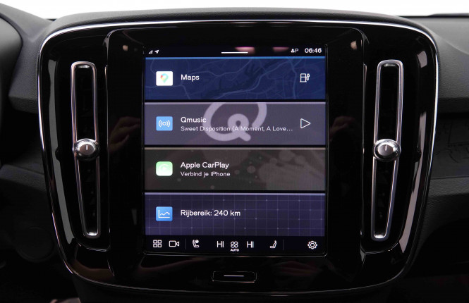 VOLVO_VOLVO_XC40_2548691_9.jpg