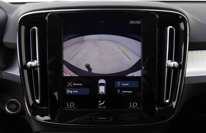 VOLVO_VOLVO_XC40_2548720_12.jpg
