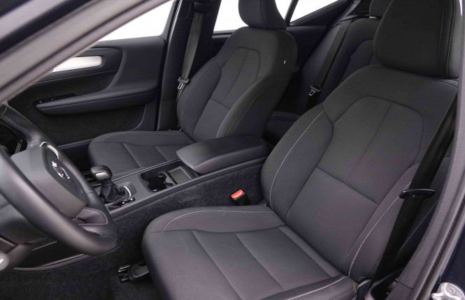VOLVO_VOLVO_XC40_2548720_7.jpg