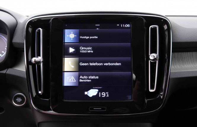 VOLVO_VOLVO_XC40_2549301_13.jpg