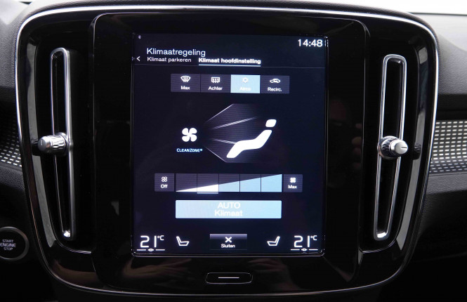 VOLVO_VOLVO_XC40_2549323_13.jpg