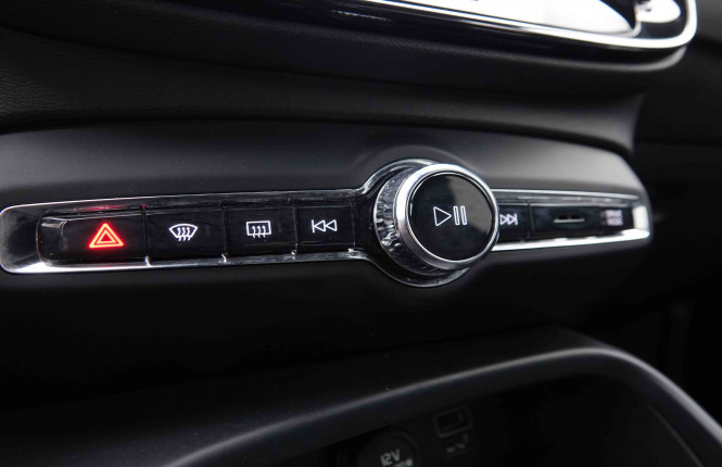 VOLVO_VOLVO_XC40_2549323_15.jpg