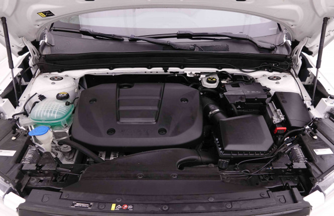 VOLVO_VOLVO_XC40_2549323_23.jpg