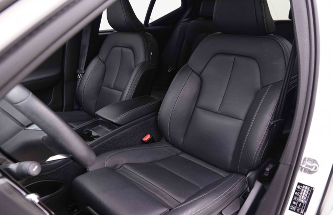 VOLVO_VOLVO_XC40_2549323_7.jpg