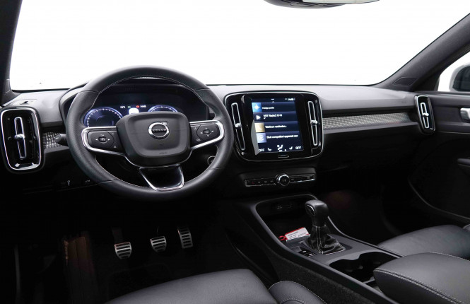 VOLVO_VOLVO_XC40_2549323_8.jpg
