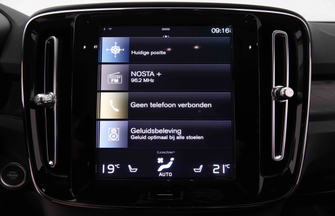 VOLVO_VOLVO_XC40_2549537_10.jpg