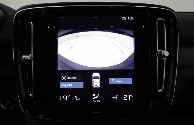 VOLVO_VOLVO_XC40_2549537_11.jpg