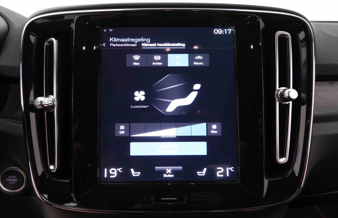 VOLVO_VOLVO_XC40_2549537_12.jpg