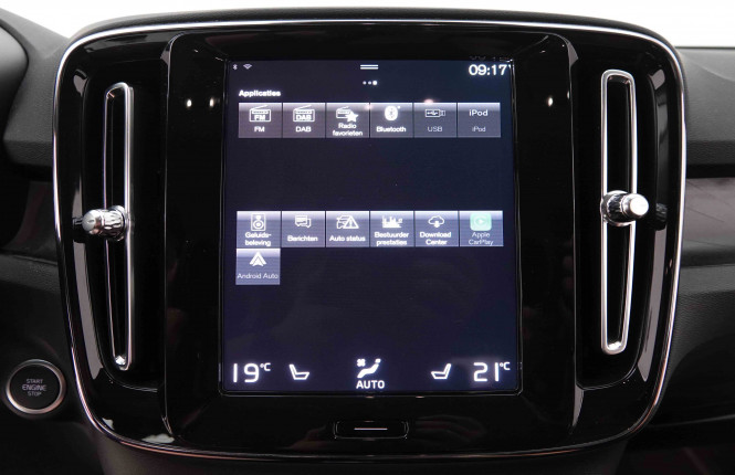 VOLVO_VOLVO_XC40_2549537_13.jpg