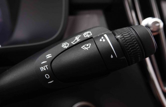 VOLVO_VOLVO_XC40_2549537_17.jpg