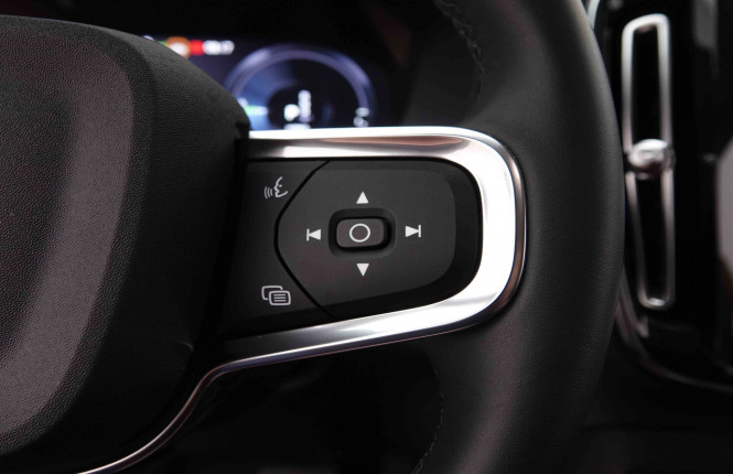 VOLVO_VOLVO_XC40_2549537_19.jpg
