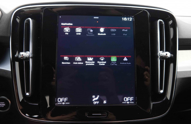 VOLVO_VOLVO_XC40_2549599_14.jpg