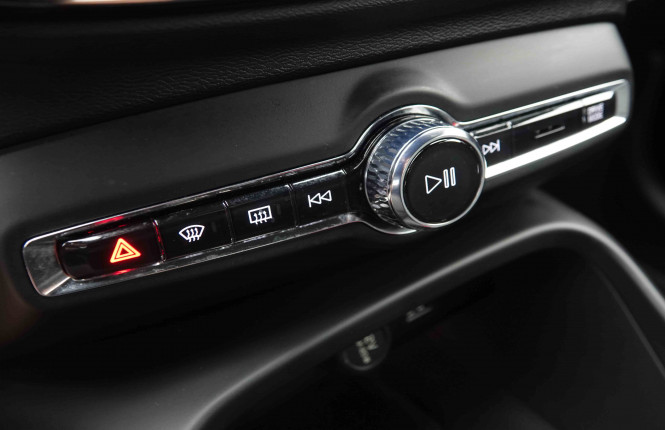VOLVO_VOLVO_XC40_2549599_16.jpg