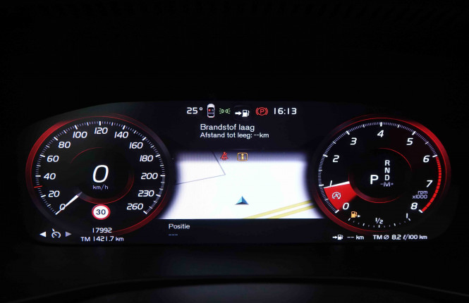 VOLVO_VOLVO_XC40_2549599_17.jpg