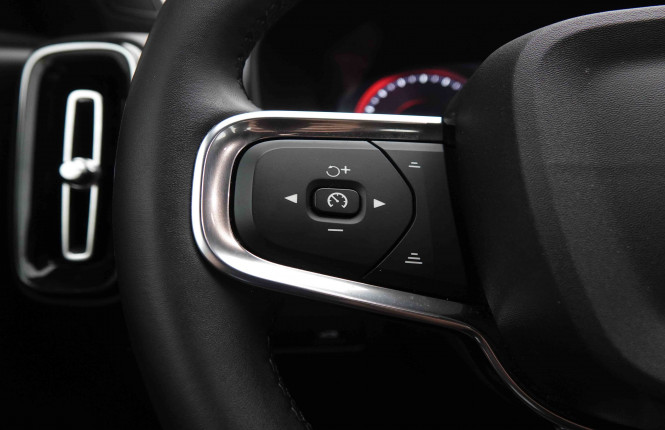 VOLVO_VOLVO_XC40_2549599_20.jpg